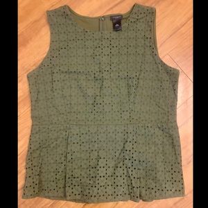 Ann Taylor Factory forest green eyelet sleeveless shirt